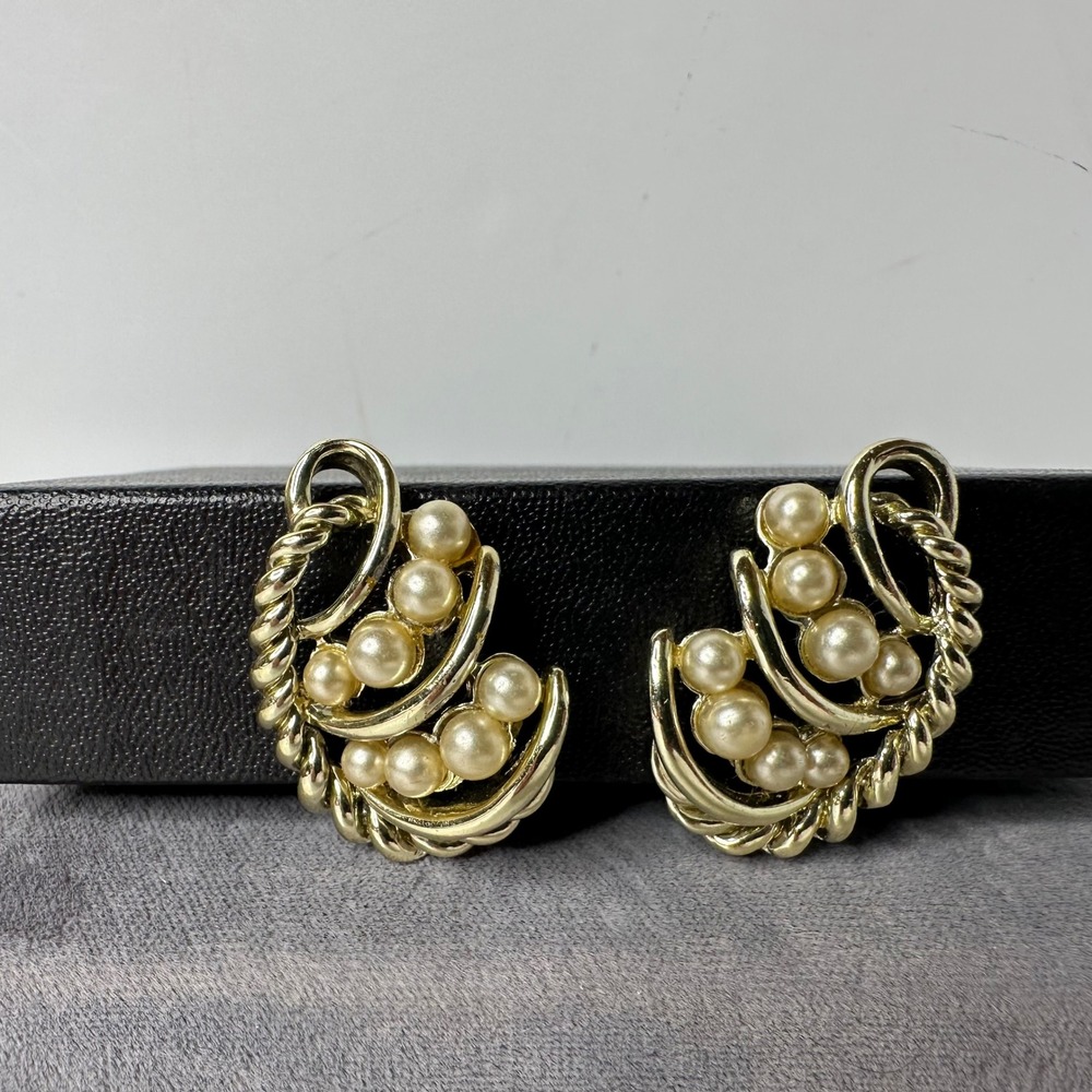 Vintage Gold Tone Clip‎ On Earrings Faux Pearl Cluster Swirl Twisted Rope Border